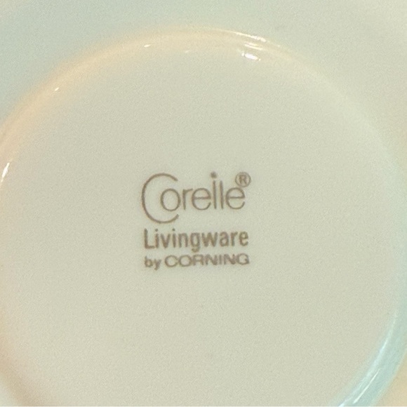 Corelle Green Daisy Teacup Saucer Set (2) - Picture 5 of 5